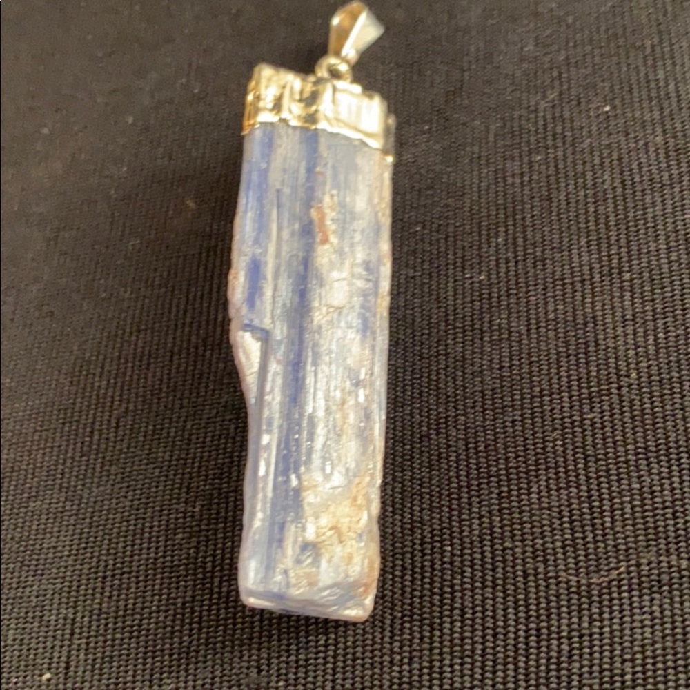 Blue kyanite & quartz crystal pendant - Picture 4 of 4